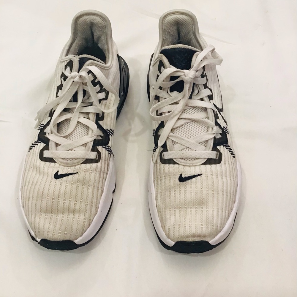 Nike Men's White and Black Athletic Running Shoes